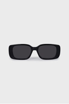 Sunglasses with volumetric logo on the temples