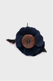 Brooch in the form of a flower made of textile