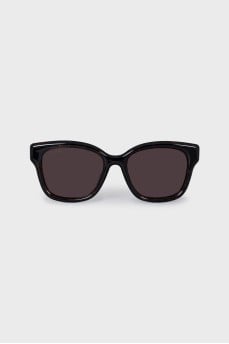 Brown wayfarer sunglasses
