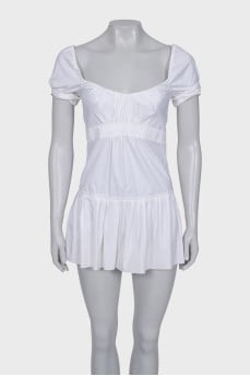 White mini dress with puff sleeves