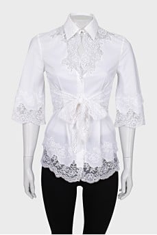 White shirt with lace elements