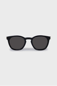 Black tinted sunglasses