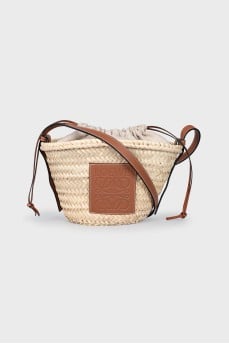 Woven raffia bag
