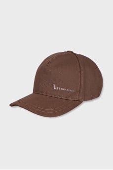 Brown cap with silver logo