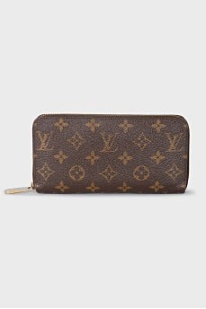 Zip wallet with branded print