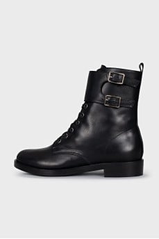 Leather boots with a wide strap
