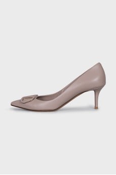 VLogo leather shoes