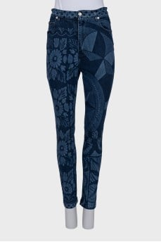 Джинсы tapered fit в принт