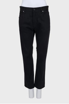 Straight jeans with a decorated pocket