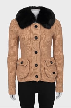 Knitted cardigan with removable fur