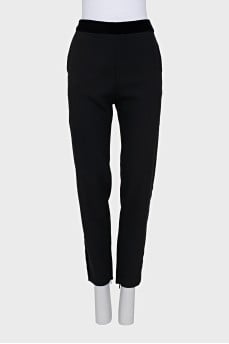 Black trousers with a zipper