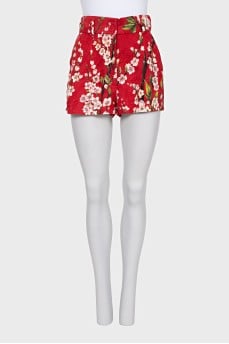 Floral print short shorts