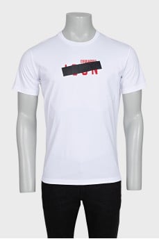 Men's white t-shirt with tag