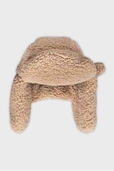 Voluminous beige hat