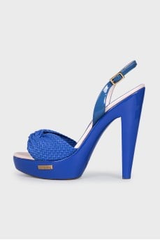 Blue leather sandals with braided pattern