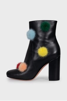Leather ankle boots with fur trim