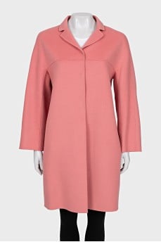 Loose-fitting wool coat with buttons