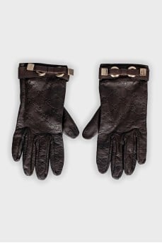 Leather gloves with branded embossing