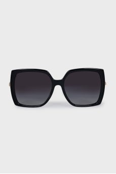 Sunglasses with black gradient lenses