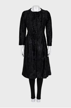 Fitted coat with hooks