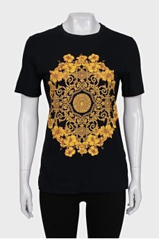 Black T-shirt with a floral print