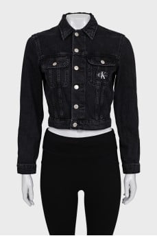 Cropped denim jacket with buttons
