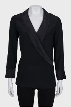 Silk blouse without fastening