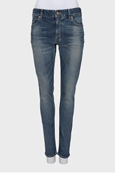 Slim fit jeans with tag