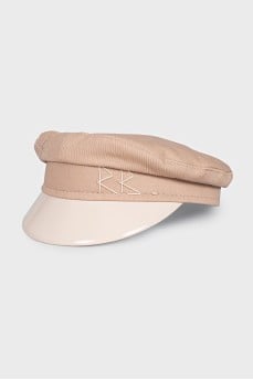 Beige cap with logo