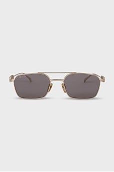 Sunglasses with a massive logo on the brackets