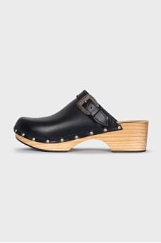 Leather clogs with studs