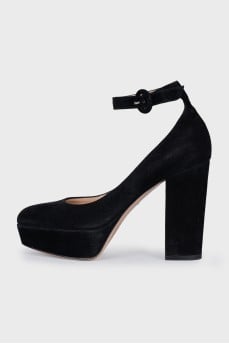 Black block heel shoes