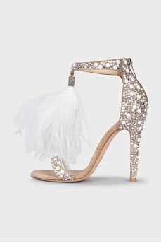 Sandals with rhinestones and feathers