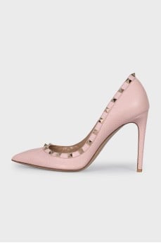 Leather pumps with gold trim