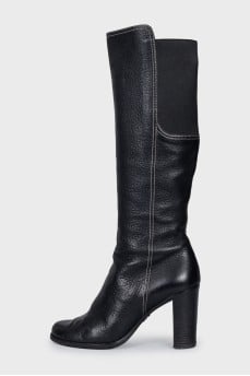 Black boots with textile inserts