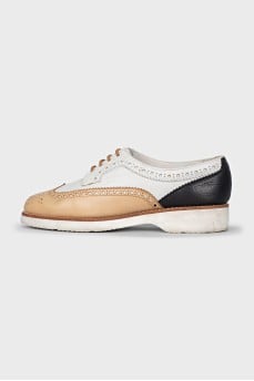 Leather brogues with perforations