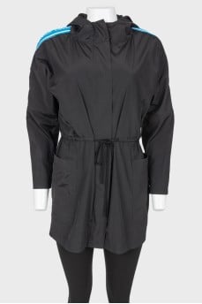 Decorative inlay on shoulders anorak