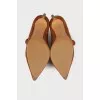 Pointed toecap suede ankle boots