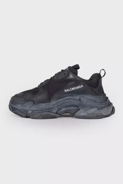 Чорні кросівки Triple S