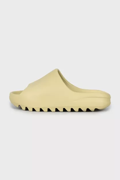 Шлепанцы Yeezy Slide