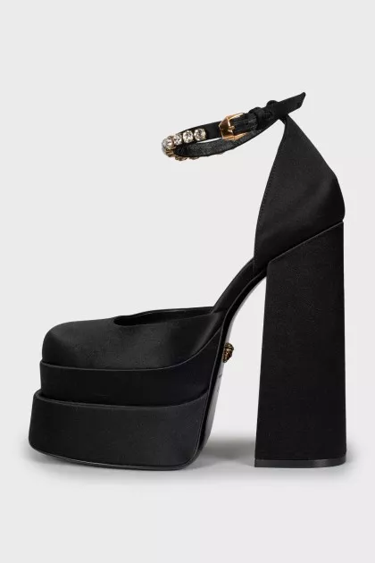 Чорні туфлі Medusa Aevitas