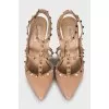 Босоножки Rockstud из бежевой кожи 