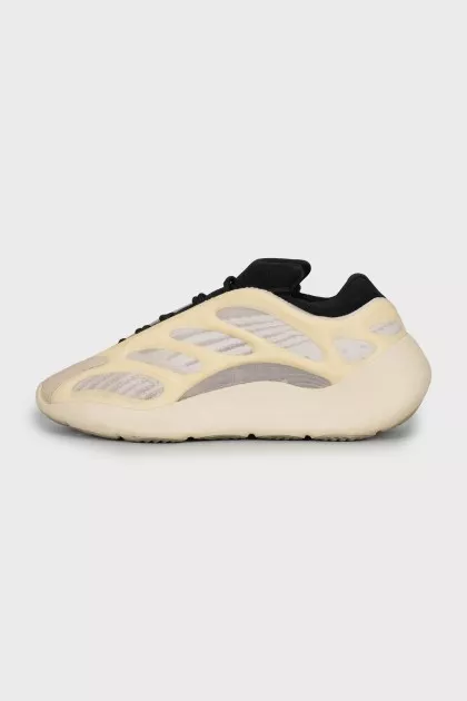 Кросівки Yeezy Boost 700 V3