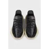Чорні кросівки Yeezy Boost 350 V2