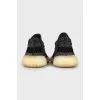 Чорні кросівки Yeezy Boost 350 V2