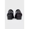 Patent leather shoes in burgundy color