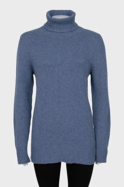 Straight cut turtleneck sweater