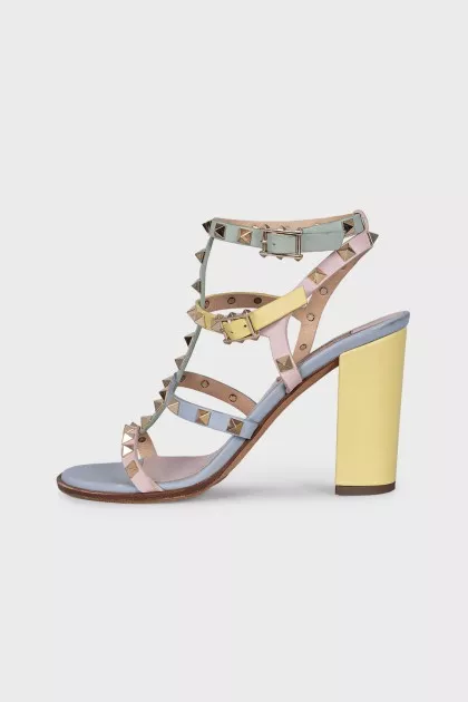 Босоножки с разноцветными ремешками Rockstud