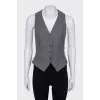 Fitted vest with buttons