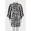 Fitted dress in black and white print